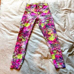 Lululemon Wunder Under High Rise tights; NWOT; size 8; multi color